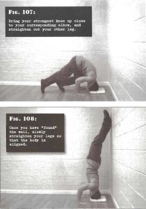 Parada de mano apoyada en cabeza (head handstand) calistenia entrenamiento de fuerza, entrenamiento de peso corporal, calisthenics, bodyweight training, stregth training. convict conditioning, paul coach wade